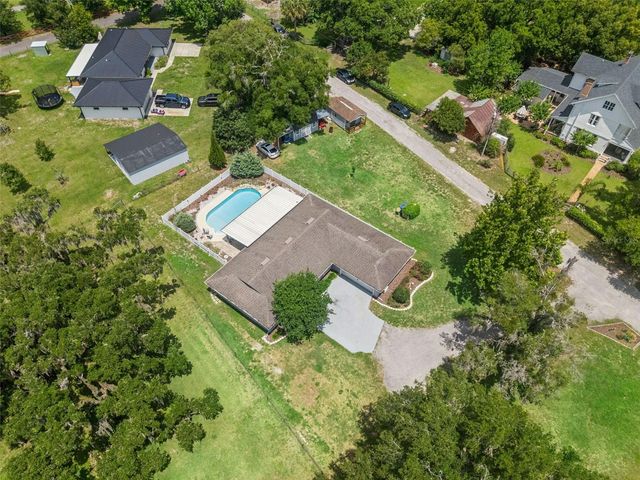 2530 E NEW YORK AVENUE, Deland, FL 32724
