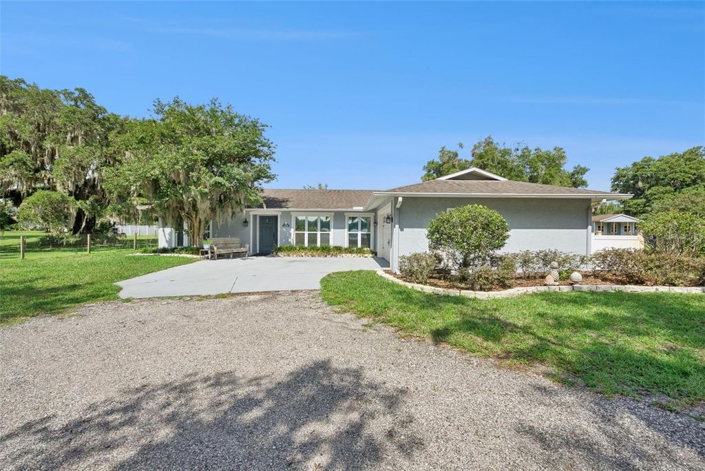 2530 E NEW YORK AVENUE, Deland, FL 32724