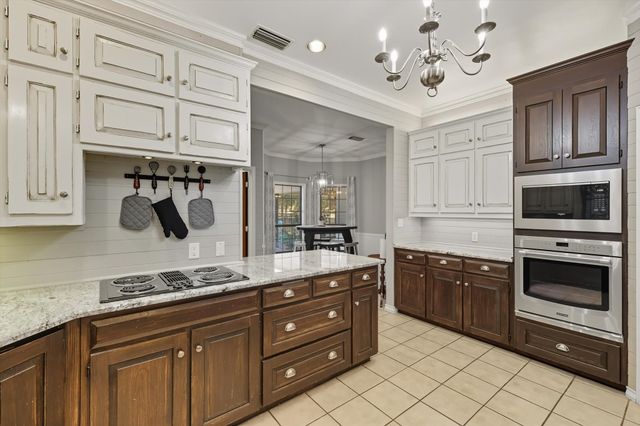 4011 E Bankhead HWY, Hudson Oaks, TX 76087