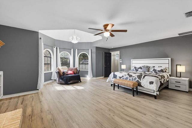 4011 E Bankhead HWY, Hudson Oaks, TX 76087