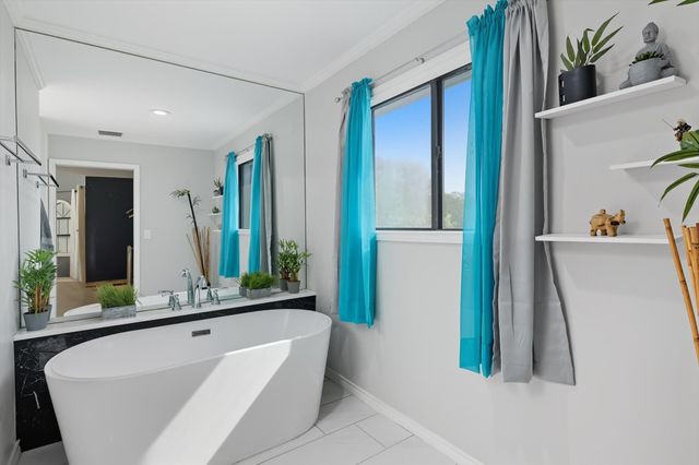 4011 E Bankhead HWY, Hudson Oaks, TX 76087