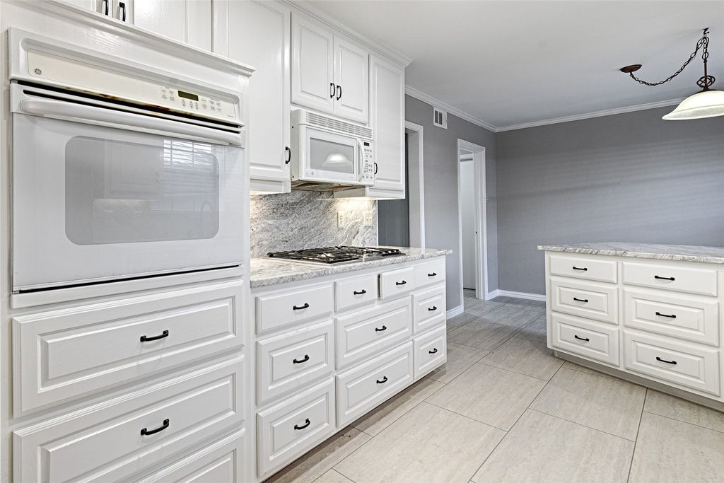 614 Brookfield Drive, Garland, TX 75040