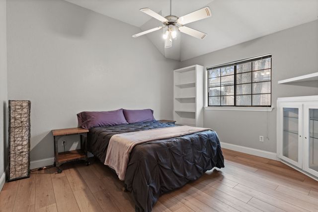 1008 Oak Valley Road, Burleson, TX 76028