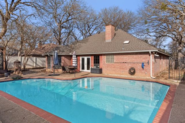 1008 Oak Valley Road, Burleson, TX 76028