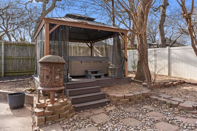 1008 Oak Valley Road, Burleson, TX 76028