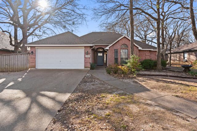 1008 Oak Valley Road, Burleson, TX 76028
