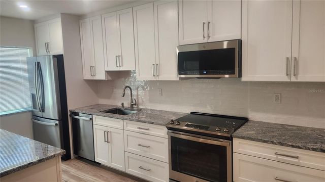 2117 5TH STREET Front House, Sarasota, FL 34237