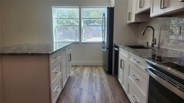 2117 5TH STREET Front House, Sarasota, FL 34237