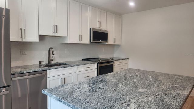 2117 5TH STREET Front House, Sarasota, FL 34237