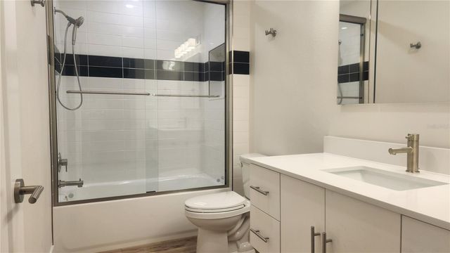 2117 5TH STREET Front House, Sarasota, FL 34237