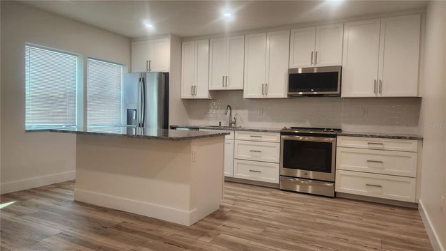 2117 5TH STREET Front House, Sarasota, FL 34237