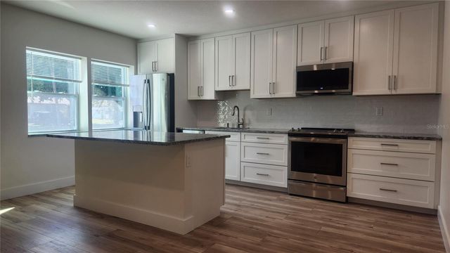 2117 5TH STREET Front House, Sarasota, FL 34237