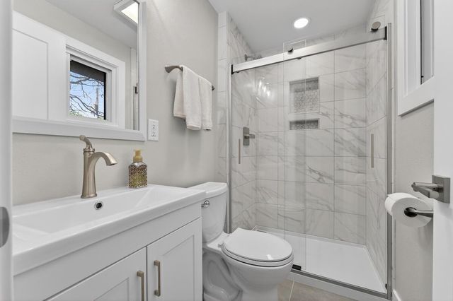250 W Suburban COURT, Fox Point, WI 53217