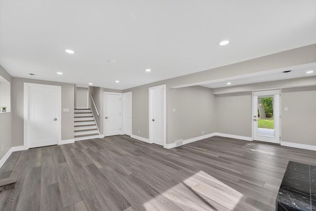 250 W Suburban COURT, Fox Point, WI 53217