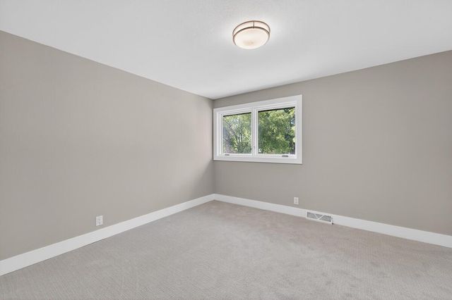 250 W Suburban COURT, Fox Point, WI 53217
