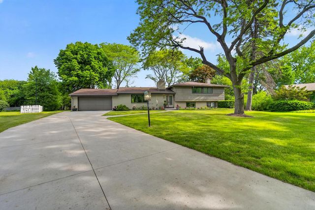 250 W Suburban COURT, Fox Point, WI 53217