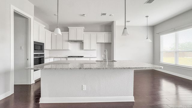 212 Big Bend, Castroville, TX 78009