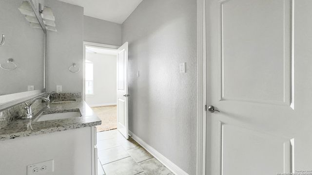 212 Big Bend, Castroville, TX 78009