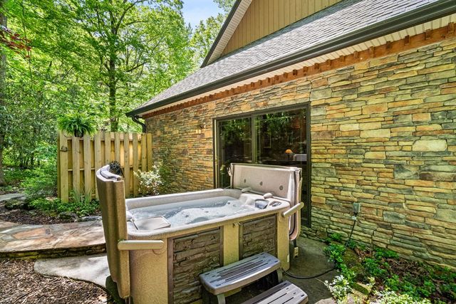 255 Stoney Brook Trail, Hayesville, NC 28904