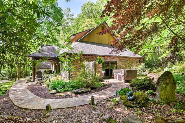255 Stoney Brook Trail, Hayesville, NC 28904