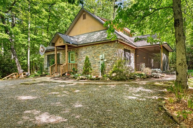 255 Stoney Brook Trail, Hayesville, NC 28904