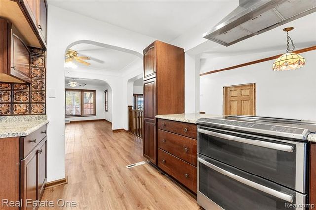 1353 Ford Avenue, Wyandotte, MI 48192