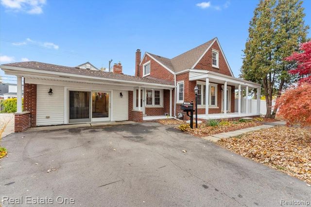1353 Ford Avenue, Wyandotte, MI 48192