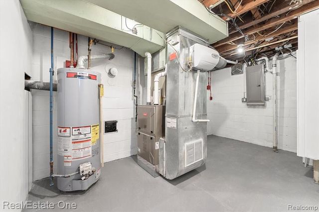 1353 Ford Avenue, Wyandotte, MI 48192