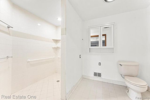 1353 Ford Avenue, Wyandotte, MI 48192