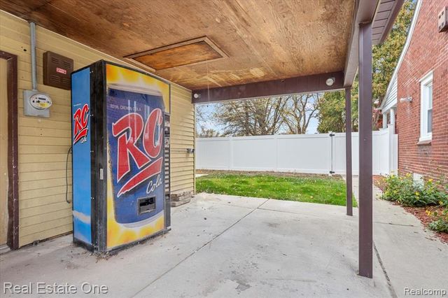 1353 Ford Avenue, Wyandotte, MI 48192