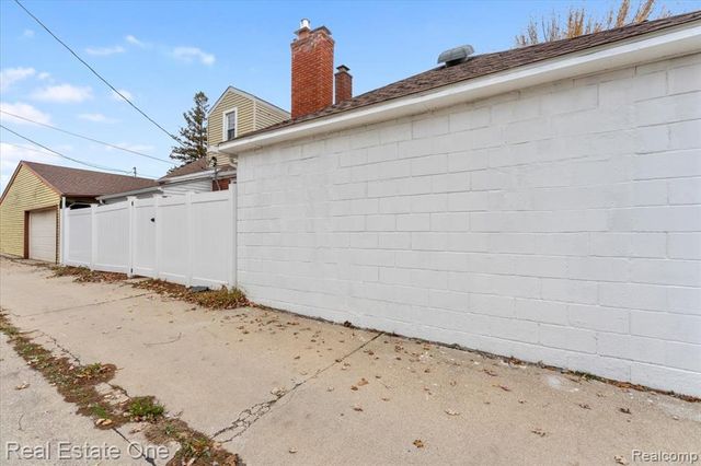 1353 Ford Avenue, Wyandotte, MI 48192