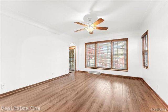 1353 Ford Avenue, Wyandotte, MI 48192