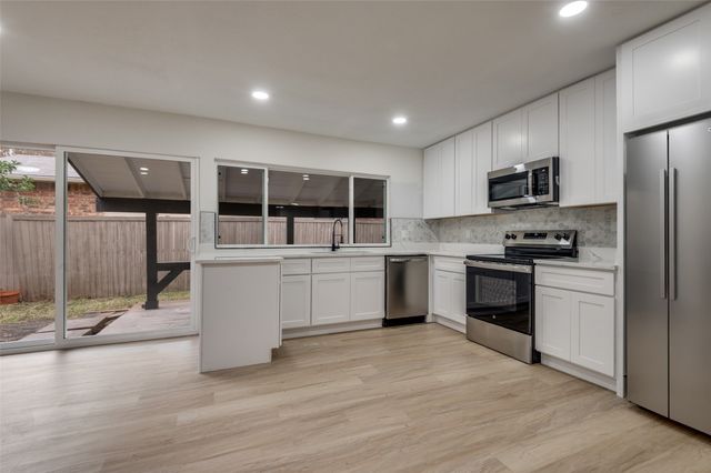 8517 Van Pelt Drive, Dallas, TX 75228