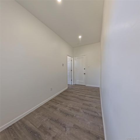 858 E 230th Street, Bronx, NY 10466