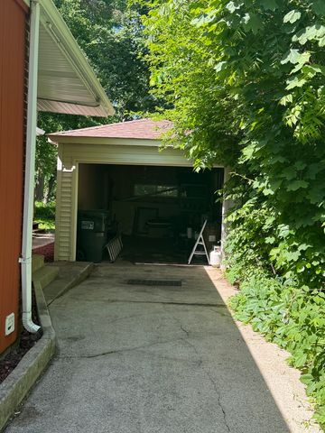 1438 Olive Road, Homewood, IL 60430