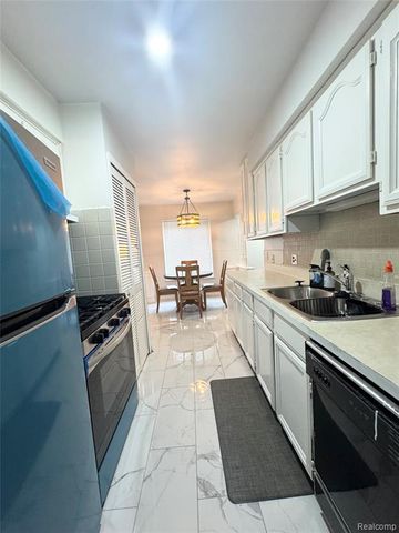 4386 15 Mile Road 64, Sterling Heights, MI 48310
