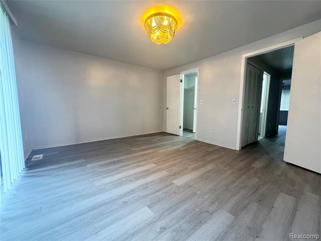 4386 15 Mile Road 64, Sterling Heights, MI 48310