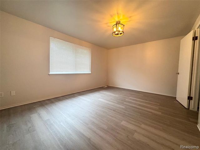 4386 15 Mile Road 64, Sterling Heights, MI 48310