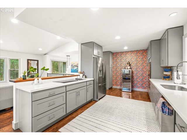 30475 Sw RIVERWOOD Dr, West Linn, OR 97068