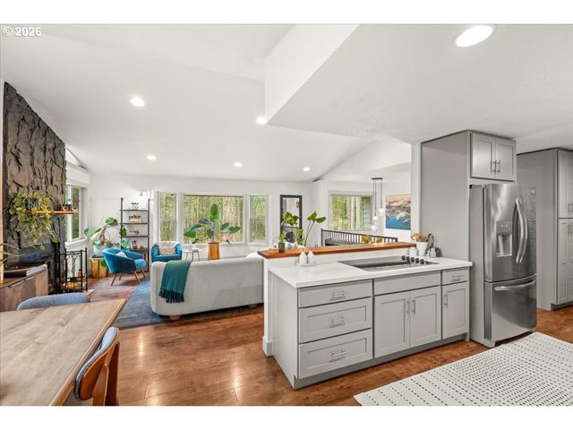 30475 Sw RIVERWOOD Dr, West Linn, OR 97068