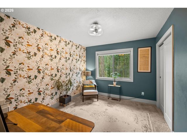 30475 Sw RIVERWOOD Dr, West Linn, OR 97068