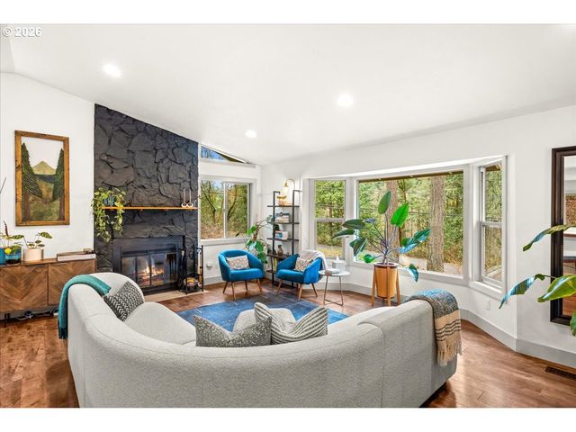 30475 Sw RIVERWOOD Dr, West Linn, OR 97068