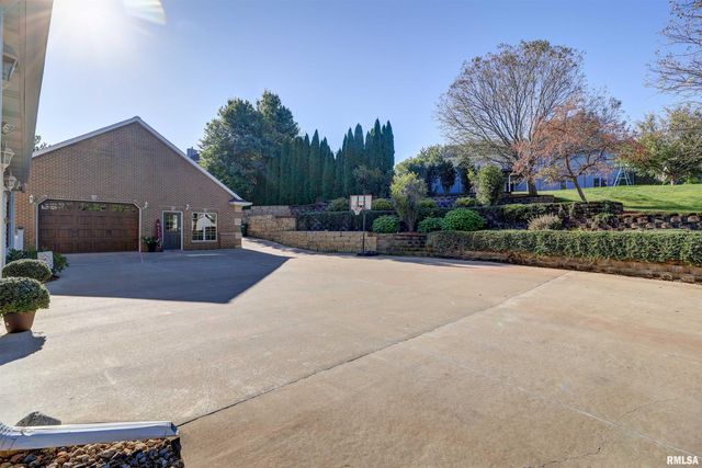 539 34TH Avenue North, Clinton, IA 52732