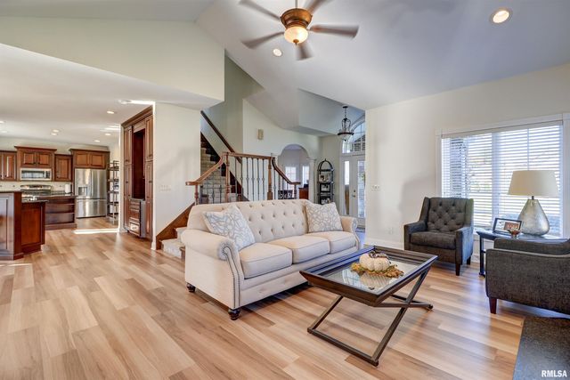 539 34TH Avenue North, Clinton, IA 52732