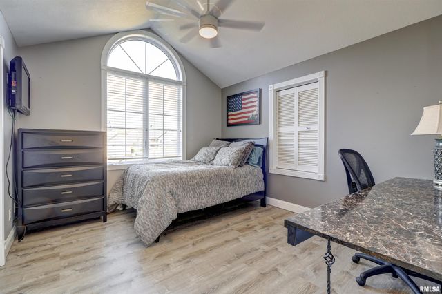 539 34TH Avenue North, Clinton, IA 52732