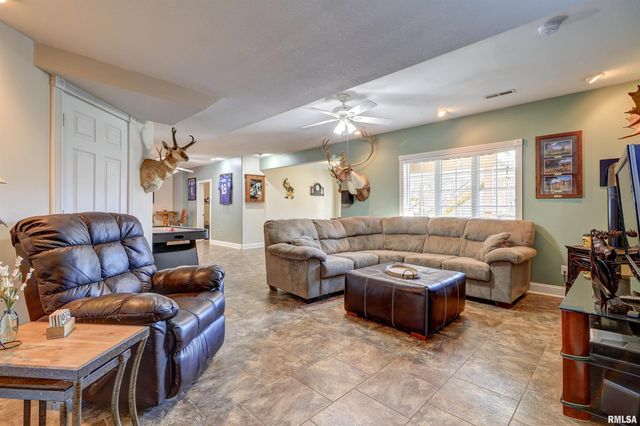 539 34TH Avenue North, Clinton, IA 52732