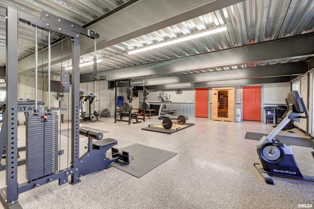 539 34TH Avenue North, Clinton, IA 52732