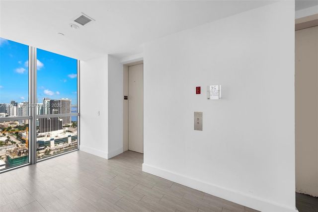 1100 Biscayne Blvd 4405, Miami, FL 33132