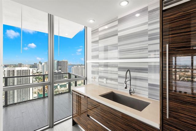 1100 Biscayne Blvd 4405, Miami, FL 33132