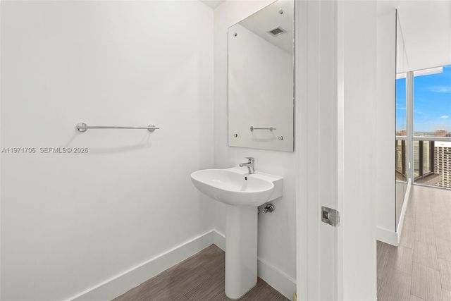 1100 Biscayne Blvd 4405, Miami, FL 33132